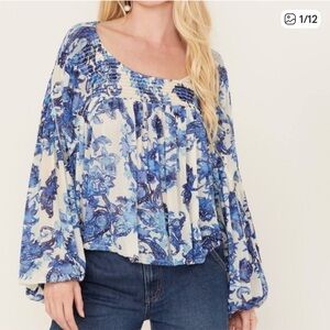 Free People Blue Floral Scoop-Neck Peasant Top - Womensize medium